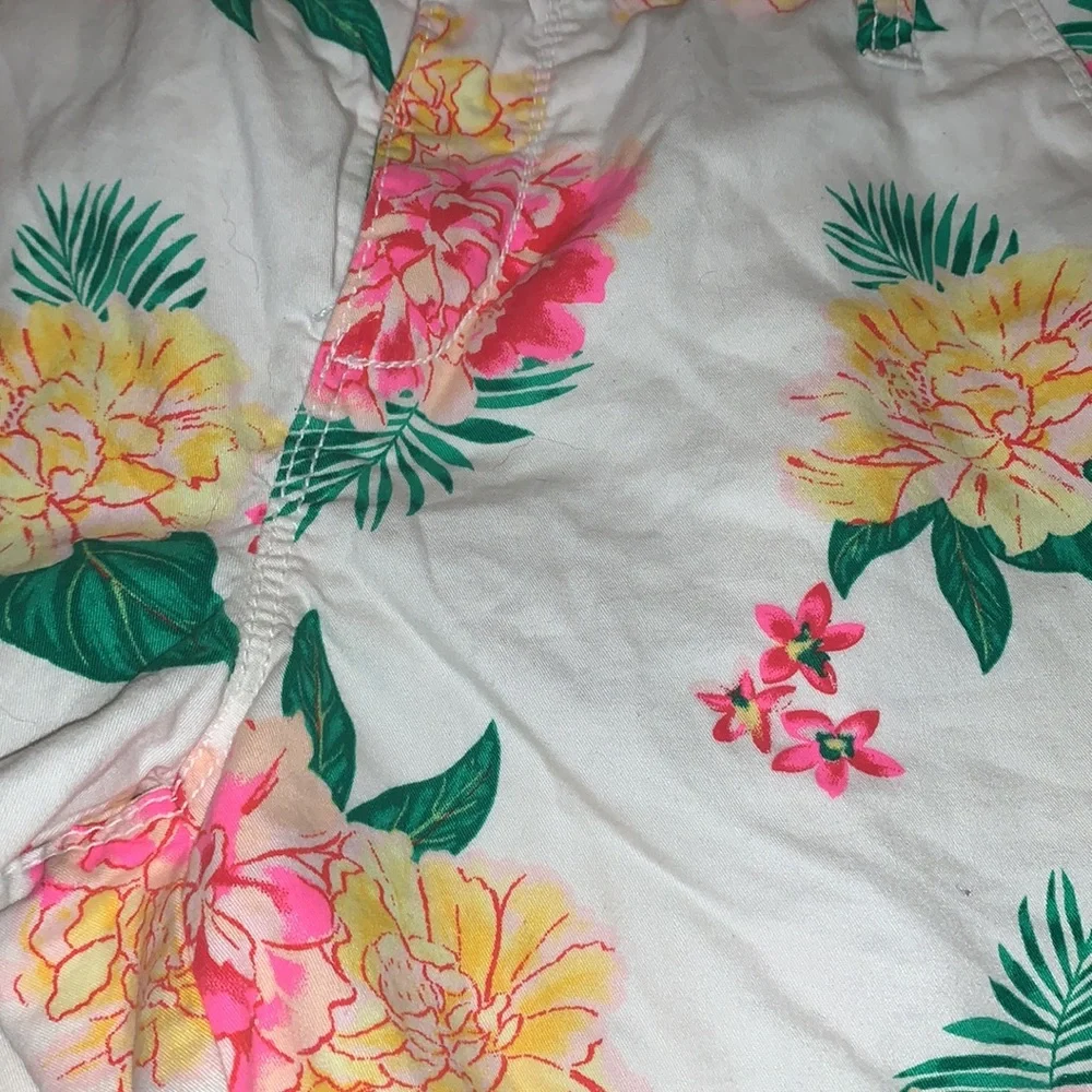 Old Navy Tropical Floral Pattern Pink, Yellow & Orange White Shorts sz Girl 16